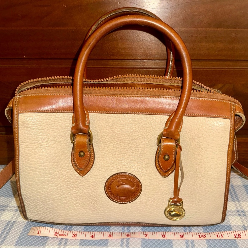 💖 Vintage! 👜 Dooney & Bourke Taupe Saddle Pebble Leather Doctor Bag